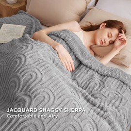 Bedsure Fleece King Size Blanket for Bed - Super Soft & Cozy, Fluffy Blankets for Women & Girls, Ideal for Sofa & Couch, Light Grey, 108x90 Inches