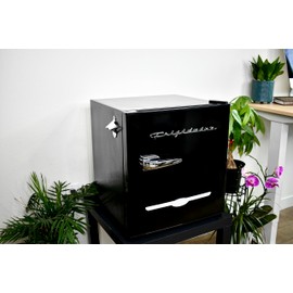 FRIGIDAIRE Black Retro Mini Refrigerator-Energy Saving-Adjustable Thermostat Control-Side Mounted Bottle Opener-Ideal for Dorm, Office, RV, Garage, Apartment 1.6 Cubic Feet