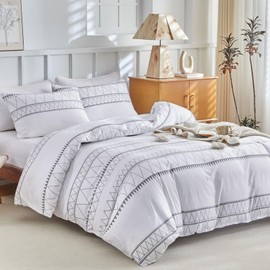 Lekesky Bed Linen (220 x 240 cm), 3 Pieces, Duvet Cover, Bohemian Style Bed Linen Set, Microfibre with 2 Pillowcases with Zips 80 x 80 cm), White