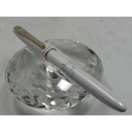 Picasso GORGEOUS HIGH QUALITY PICASSO WHITE WITH FLYING DOVE ROLLER BALL PEN