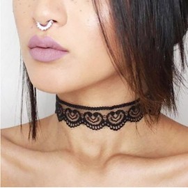 TseenYi Lace Choker Necklace Gothic Tattoo Choker Black Lace Necklace Wavy Lace Choker Necklace Hollow floral Necklace Chain Jewelry for Women and Girls(Black)