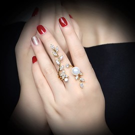 Mytys Adjustable Size Rings for Women Full Cubic Zirconia Setting Ring Silver Color Crystal Jewelry (Leaf Gold)