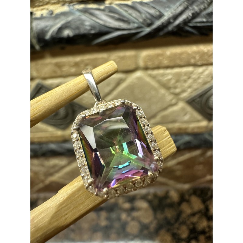 8ct Rainbow mystic Topaz 925 Solid Sterling Silver Pendant 20mm