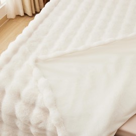 Jingle bears Faux Fur Beige Fuzzy Throw Soft Cozy Fluffy Blanket Twin Weighted Bubble Blankets Comfy Warm Plush Blanket for Winter Fleece 60x80 inch 860gsm