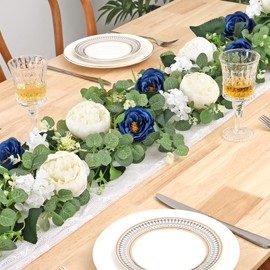 Betylifoy Künstliche Blumengirlande Hängepflanze 2 Stück Kunstblumen Hängend 190CM Eukalyptus Deko mit Pfingstrosen Eukalyptus Grüngirlande für Haus Party Hochzeit Tischdekoration (2, Blau&Weiß)