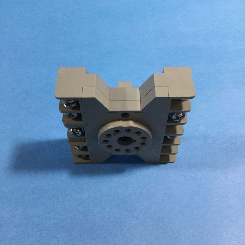 Idec Relay Socket, 11Pin, 10A, 300V - SR3P-06