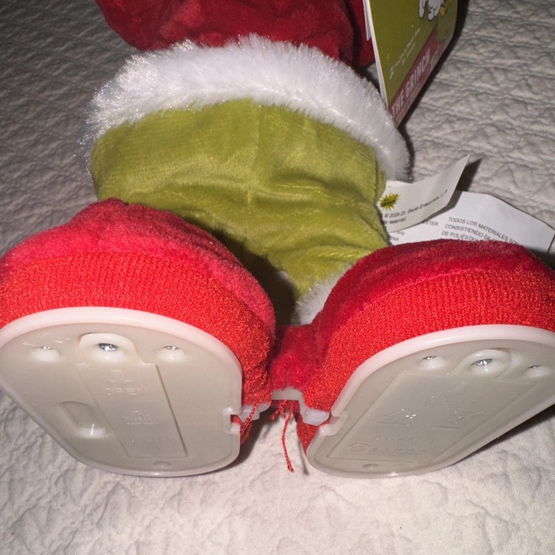 Gemmy 2024 The Grinch ANIMATED 14" Plush Gemmy Heart Hands