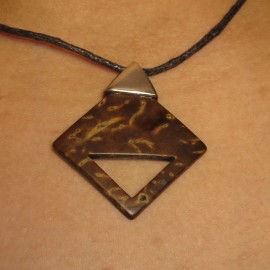 Gianni Liverani Necklace Gianni Liverani coconut shell & silver plated Zama alloy New!