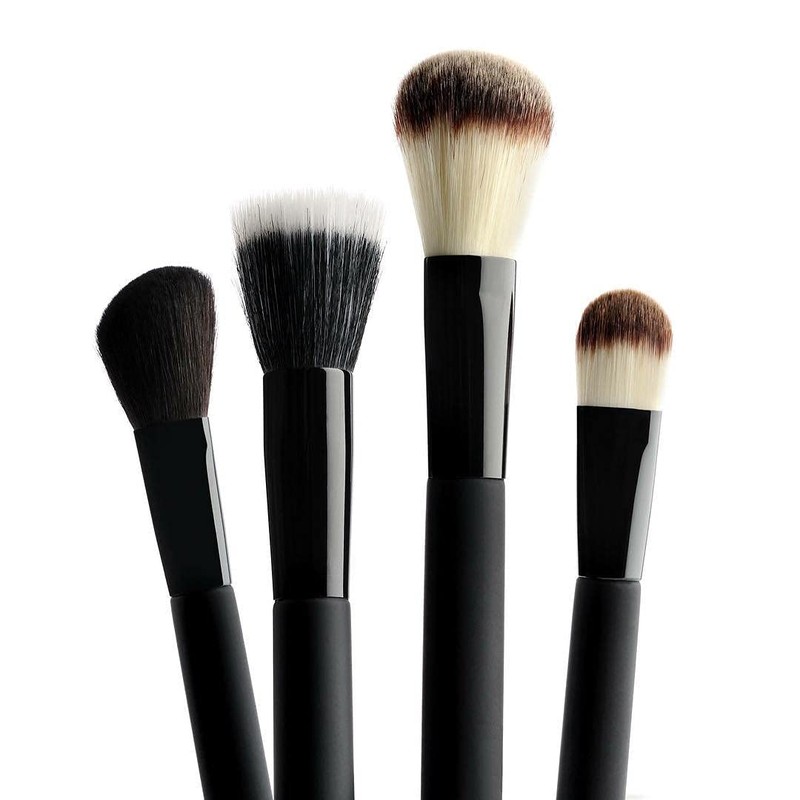 LOLA Travel Face Brush - Makeup Brush, Professional Brush, Foundation,