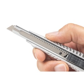 Dahle Professional Cutter (9 mm Snap-off Blade, Metal Casing, for Professional Needs) Silver