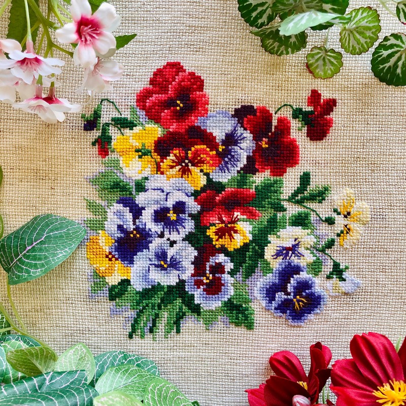 Riolis, Stiefmütterchen-Medley, gezählter Kreuzstich-Kit, 20,3 x 20,3 cm, 14-fädig