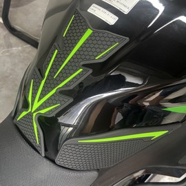 LEDISHUN for Ninja500 Ninja400 Z500 Z400 Fuel Tank Traction Pad Side Gas Knee Grip Protective Sticker Protector (for Kawasaki Vehicle) Ninja 500 400 (Green)