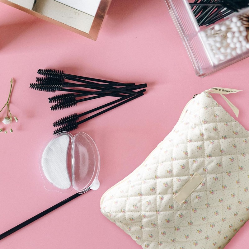 GLADFRESIT INS Style Bear Flower Quilted Clutch Bag Large Capacity