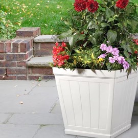 CHG CLASSIC HOME & GARDEN Hanover 14 in. Black Resin Beadboard Self-Watering Square Planter