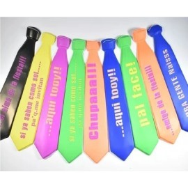 KFMX 24 Corbatas Frases Plástico Colores Fiesta Batucada Eventos