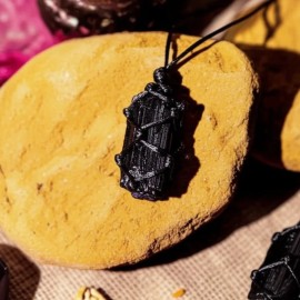 2025Hot Raw Black Tourmaline Pendant Healing Fashion Women Men Necklace Gift Ide