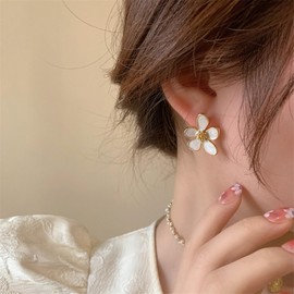 Women's Gold Studs Earrings White Flower Earrings Large Flower Stud Earrings Chunky Floral Earrings Jewelry Gifts for Her Girlfriend Sister