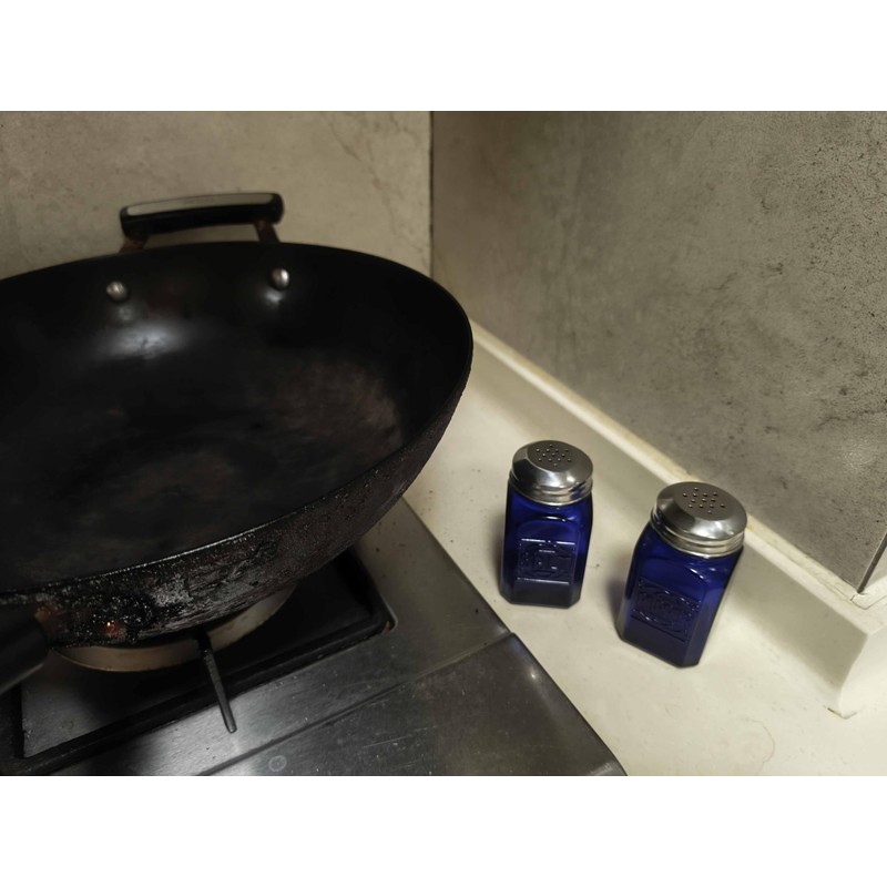 Ritadeshop Old-Fashioned Salt and Pepper Shakers Cobalt Blue Glass
