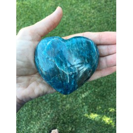 G.I.I Natural Untreated Blue Apatite Heart Shape Healing Crystal, Reiki Energy, Polished Stone from Madagascar, 2.75"X 3" X 1.25"