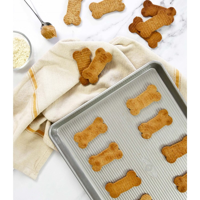 USA Pan Bakeware Nonstick Half Sheet Pan, Baking Sheet, Aluminized