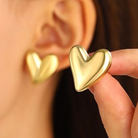 Inilbran Boho Heart Stud Earrings Vintage Love Heart Earrings Gold Puffy Heart Earrings Minimalist Heart Shape Earrings Jewellery for Women and Girls, Zinc