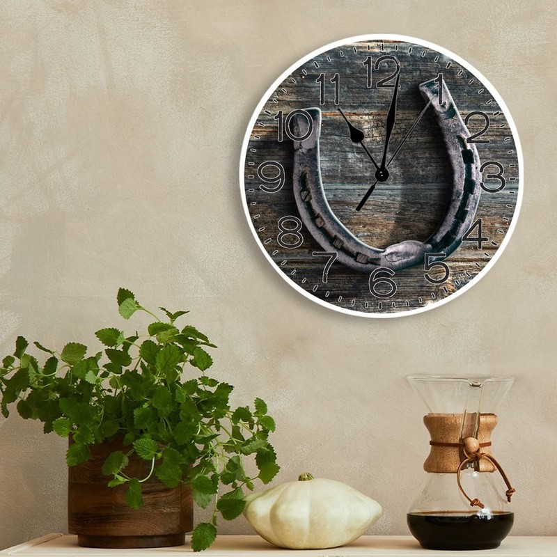LetusZhogo Barn Rustic Round Wall Clock Barn with Rusty Horseshoe