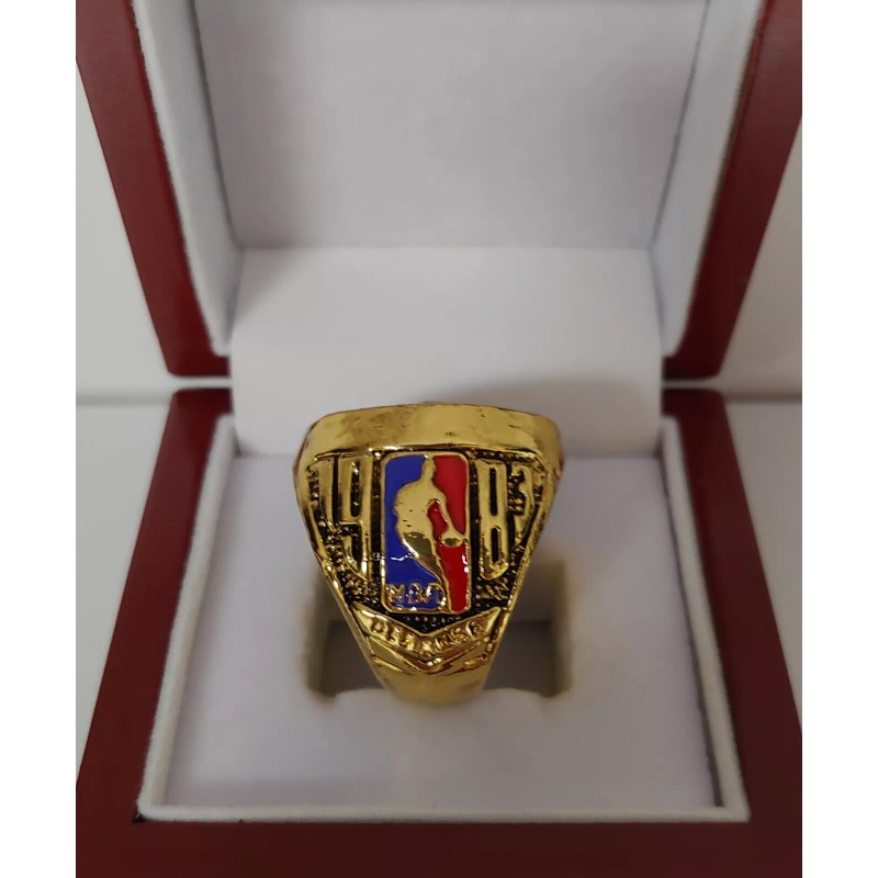 Moses Malone - 1983 Philadelphia 76ers Championship Ring With Wooden