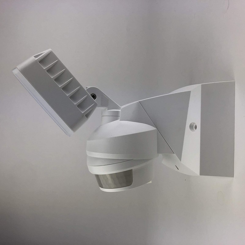 IQ America 16W LED Motion Sensor Motion Security Outdoor Flood