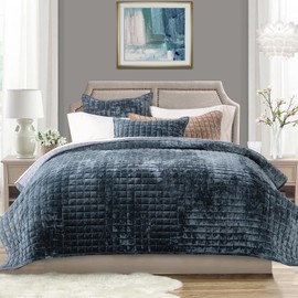 RECYCO Luxury Velvet Quilt Set Full Queen Size Bedding Sets, Ultra Soft Velvet Comforter Set, Lightweight Channel Box Stitch Oversized Bedspread Coverlet for All Season, with 2 Shams, Stormy Blue