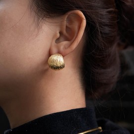 TseenYi Vintage Chunky Huggie Hoop Earrings Gold Thick Huggie Earrings Boho Croissant Open Earrings Chunky C Shape Hoop Earrings Thick Post Huggie Earrings Jewelry for Women and Girls