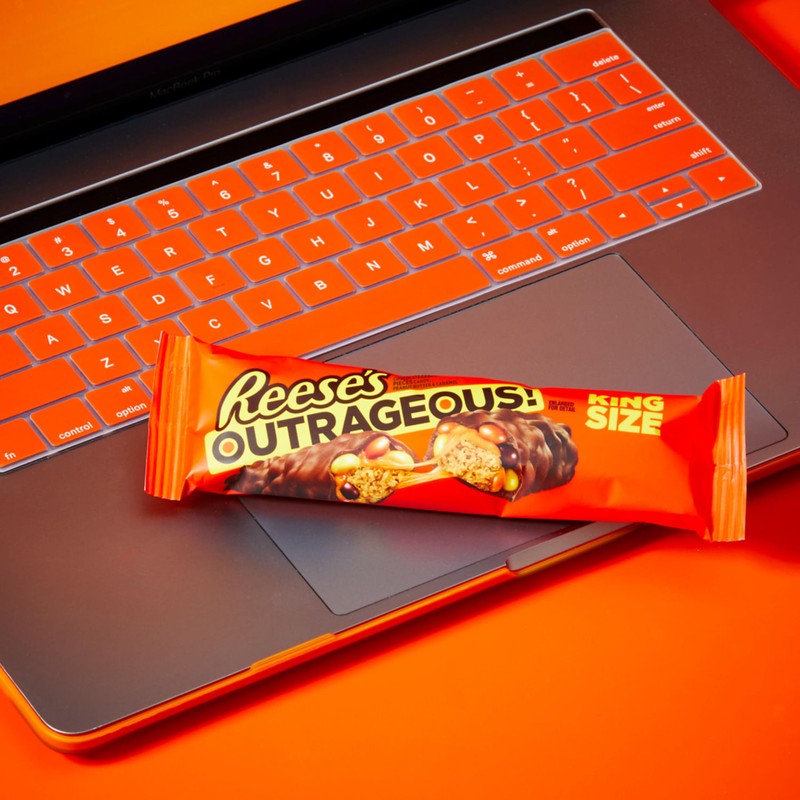 REESE'S OUTRAGEOUS! Peanut Butter, Caramel and PIECES King Size, Candy