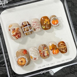10Pcs Thanksgiving Press on Nails Petite Short Maple Leaf Fake Nails 3D Cute Squirrel with Pumpkin Design Fall Glue on Nail Full Cover Artificial Autumn False Nails for Women Holiday Acrylic Manicure