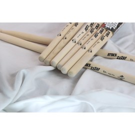 GRIFFIN Attack Zzzap Drum Sticks - 4 Pairs of Select Elite Maple Wood Size 5A - Premium Balanced, Level and Straight - Drummers Percussion Classic Pure Grit Uncoated, Raw Wood Drumming Sticks