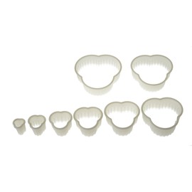 Silikomart Wonder Cakes Collection Round Fluted Nylon Clover Fluted Cookie Cutters, White