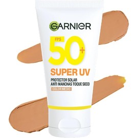 Garnier Super UV Protector Solar Facial Toque Seco Efecto Mate Con Color Tono Medio – 40ml | Hidratante con Vitamina C