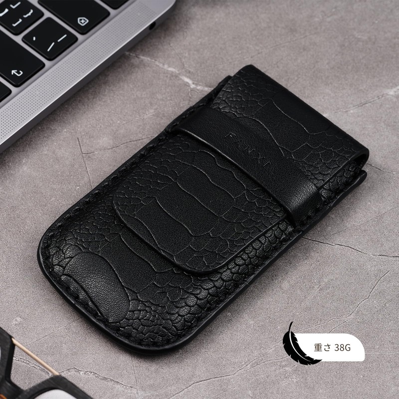 Woodten watch case holds 1 watch case. Thick, soft material