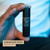 Gentlehomme Corrector Barra Hombres Pincel Borrar Ojeras Tono Medio Claro