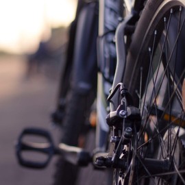 com-four® 20 Piece Bicycle Repair Kit, Comprehensive Bicycle Tyre Repair Kit with Tyre Lever, Patches, Glue, Multi Wrench and More (20 Pieces)