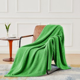 CYMULA Super Soft Green Throw Blanket - Lightweight Plush Fuzzy Fluffy Warm Cozy Blankets and Throws for Sofa Bed All Season Use, 50x60 inches