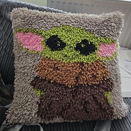 ROCKY&CHAO Latch Hook Kit - DIY Cushion Cover & Latch Rug (without Cushion Filling), 43 x 43 cm, Latch Hook Kit for Adults and Children, DIY Home Decoration, Grey