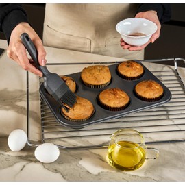 Zyliss Silicone Basting Brush - Heat-Resistant Non-Shedding Bristles with Center Grid for Better Coverage - Curved Handle, Eco-Friendly Wheat Straw Grip Ideal for Grilling & Baking - Dishwasher Safe