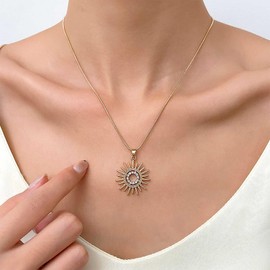 Allereya Vintage Crystal Sunburst Pendant Necklace Rhinestone Sunburst Necklace Gold CZ Sun Necklace Hollow Sun Necklace Jewellery for Women and Girls, Zinc, No Gemstone