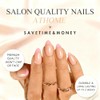 Uñas francesas cortas almendradas, rosa claro con base nude natural,