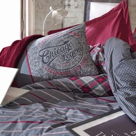 SUSSEXHOME Winter Wine in Chicago Duvet Cover Set | Claret, Full Size Duvet Cover, 1 Duvet Cover, 1 Fitted Sheet and 2 Pillowcases, Iron Safe, Hypoallergenic, Breathable Bedding Set, Machine Washable