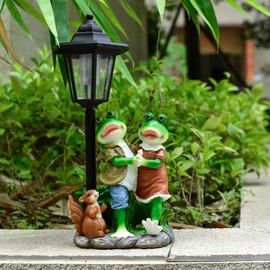 JIALINXIA Solar Garden Outdoor Squirrel and Frog Couple Dances in Grass with Lights, Outdoor Terrace Decorations for Patio Yard Lawn Walkway Ornaments Gifts for Mom Grandma Birthday