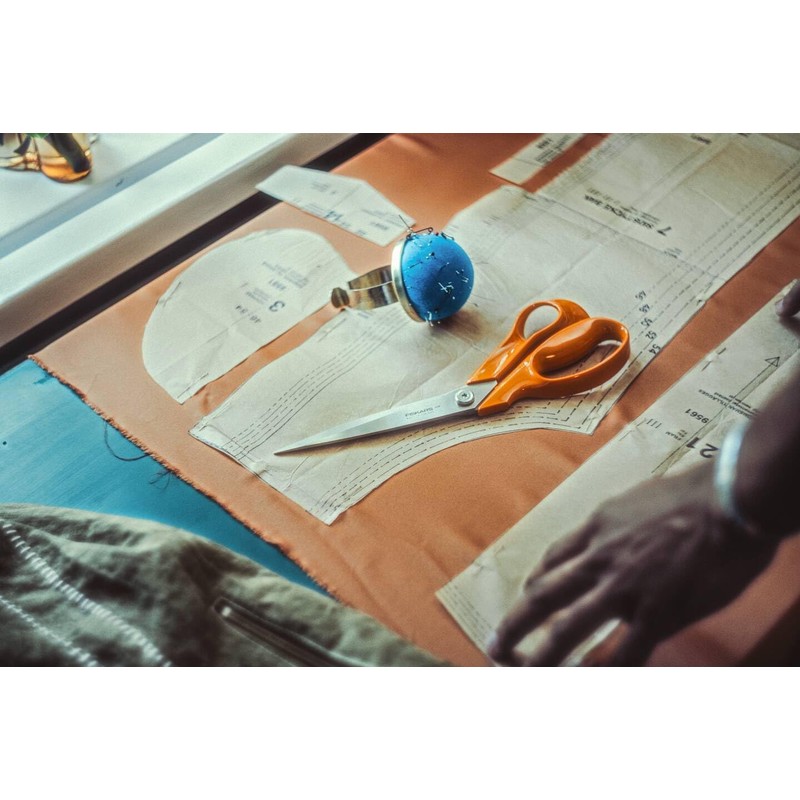 Fiskars Classic Dressmaking Scissors Right Handed Total Length 27.5 cm