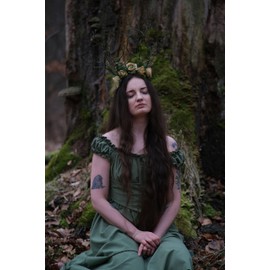 MOSTORY Handmade Green Branch Crown for Renfaire Woodland Flower Headband Forest Antler Headpiece Floral Twig Fairy Cosplay Costume Hair Accessories for Women Womens Carnival Rave Party