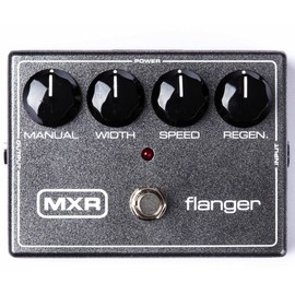 MXR M117R Flanger Guitar Effects Pedal Bundle with 4 MXR Right Angle Patch Cables