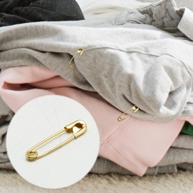 100 Pieces Safety Pins,Small Safety Pins,Small Safety Pins for Clothes Invisible,Mini Pins 18mm Brass Metal Sewing Art Craft Size Tiny Tag Dress Pin (Gold)