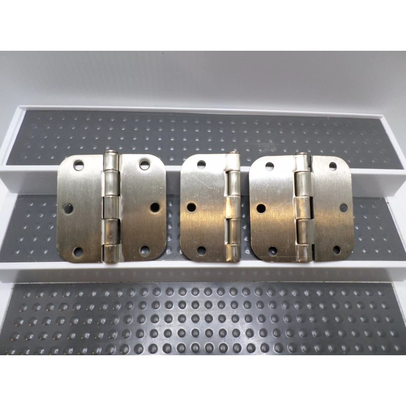 Evermark Satin Nickel 3.5" X 3.5" with 5/8" Radius Door